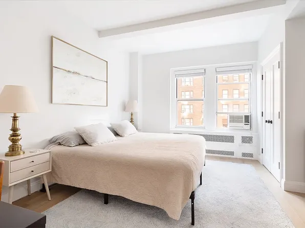 433 West 34th Street image 2 of 10