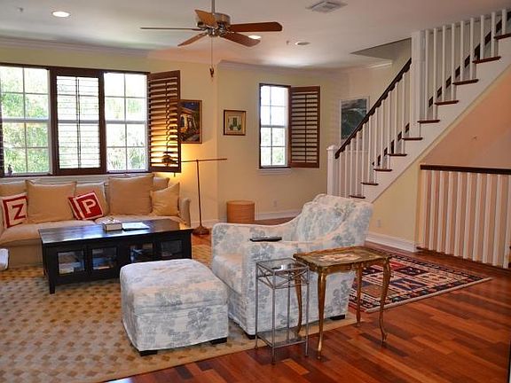 4th image of 354 Tuxedo Ln