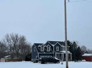 952 Chase Lake Rd, Howell, MI 48855