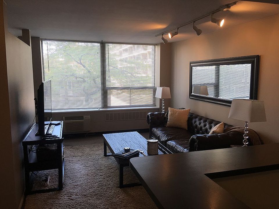 1st image of 1460 N Sandburg Ter APT 204