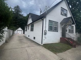 27 Brook Avenue, Bay Shore, NY 11706