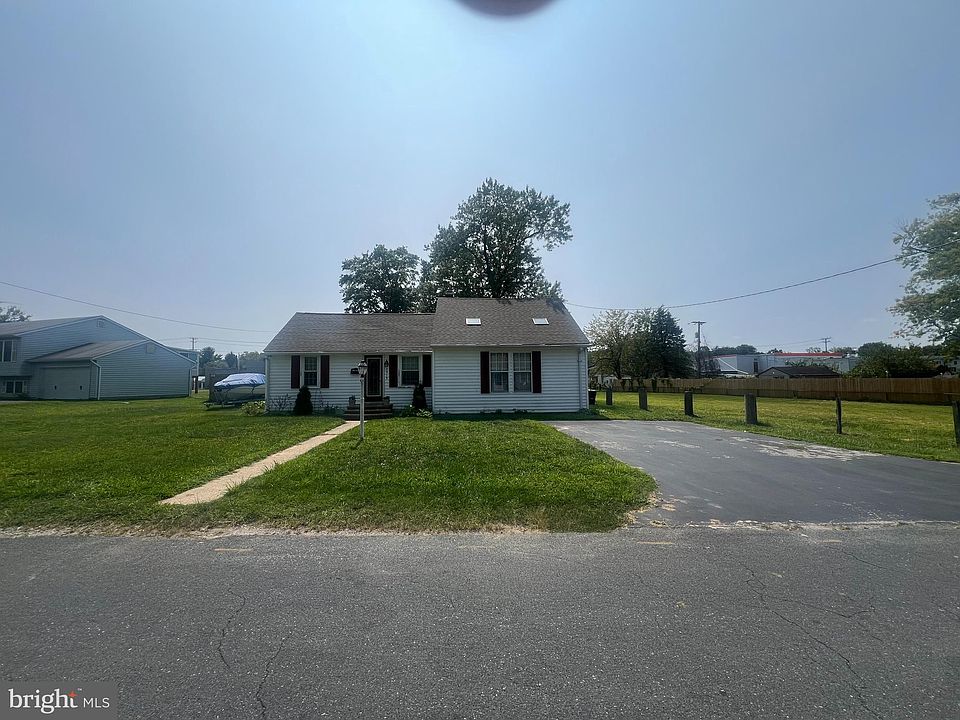 2nd image of 2915 Gladnor Rd