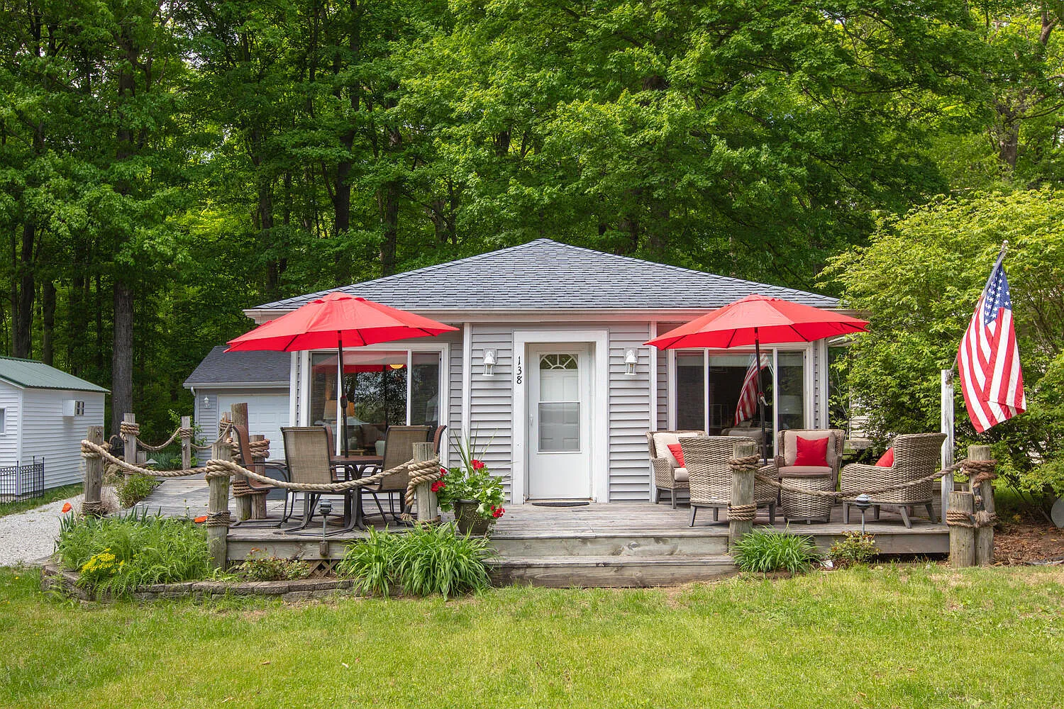 138 Diamond Isle photo 1