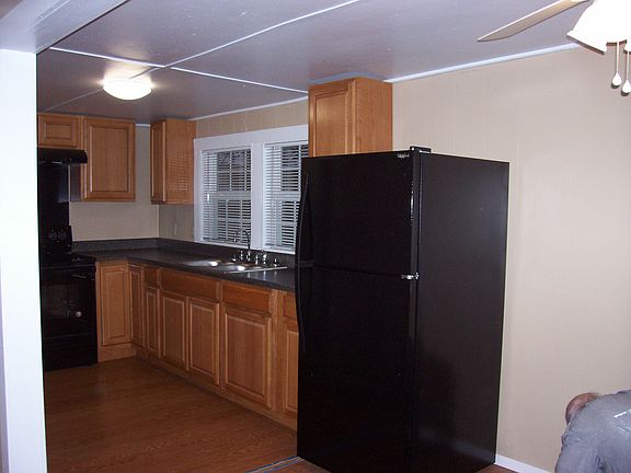 Kitchen w/Refrigerator