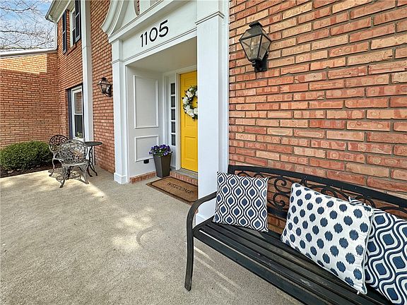 3rd image of 1105 Southview Dr
