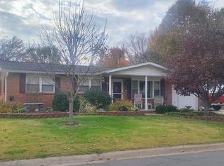 121 Stolze Dr, East Alton, IL