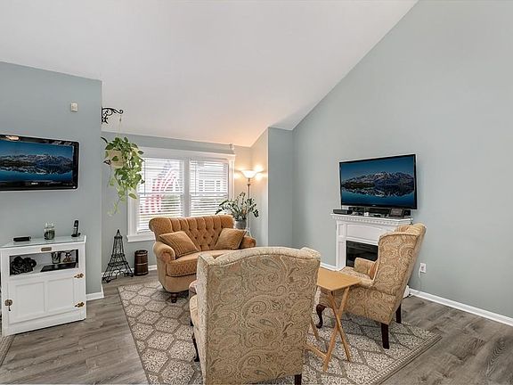 3rd image of 26 Prudence Crandall Ln #26