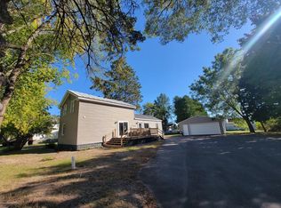 120 Hart St, Oconto, WI 54153