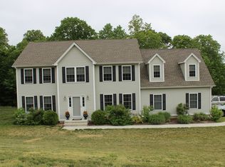 7 Sable Dr, Ledyard, CT 06339