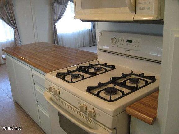 2nd image of 110 Poinsettia Gardens Dr