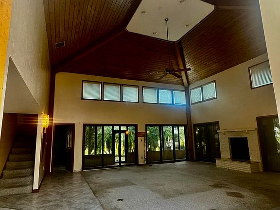 4th image of 2996 Conifer Drive