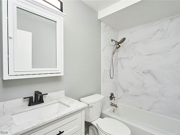 4th image of 35477 Hobbie Dr