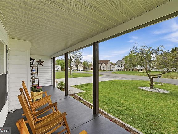 5th image of 101 Sussex Cir