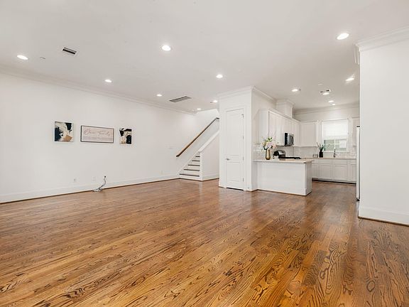 4th image of 4031 Bellefontaine St Unit 128