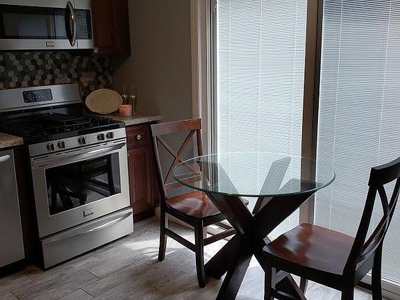 5th image of 33 Pierpont Pl
