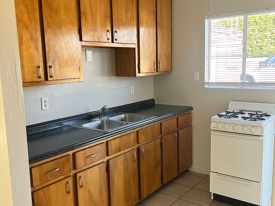 1st image of 1186 W Kings Ln #18