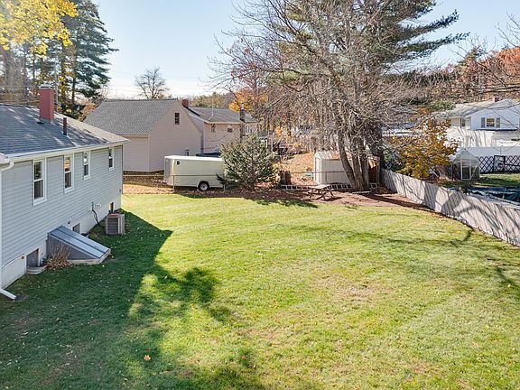 4th image of 4 White Plains Drive