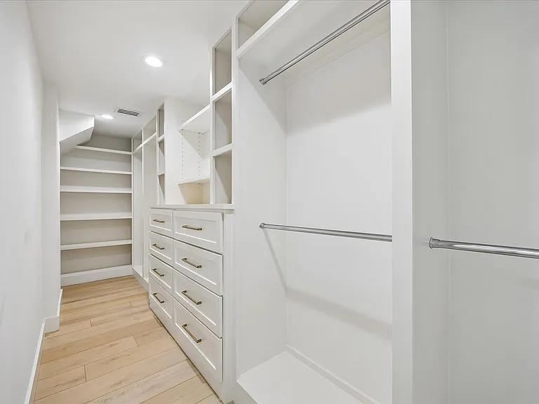 12510 Mooreknoll Ln — Photo 17