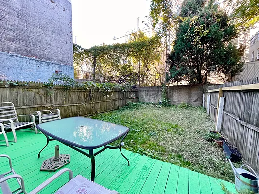 Rented by Astoria Realty | media 34