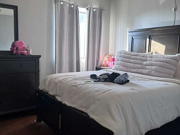 5th image of 32 Whites Ave #4407