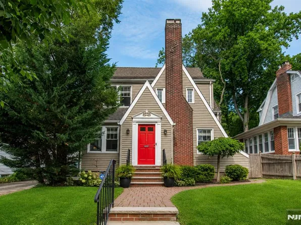 428 Mountain View Rd, Englewood, NJ 07631