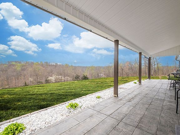 3rd image of 1043 Murphy Hollow Rd