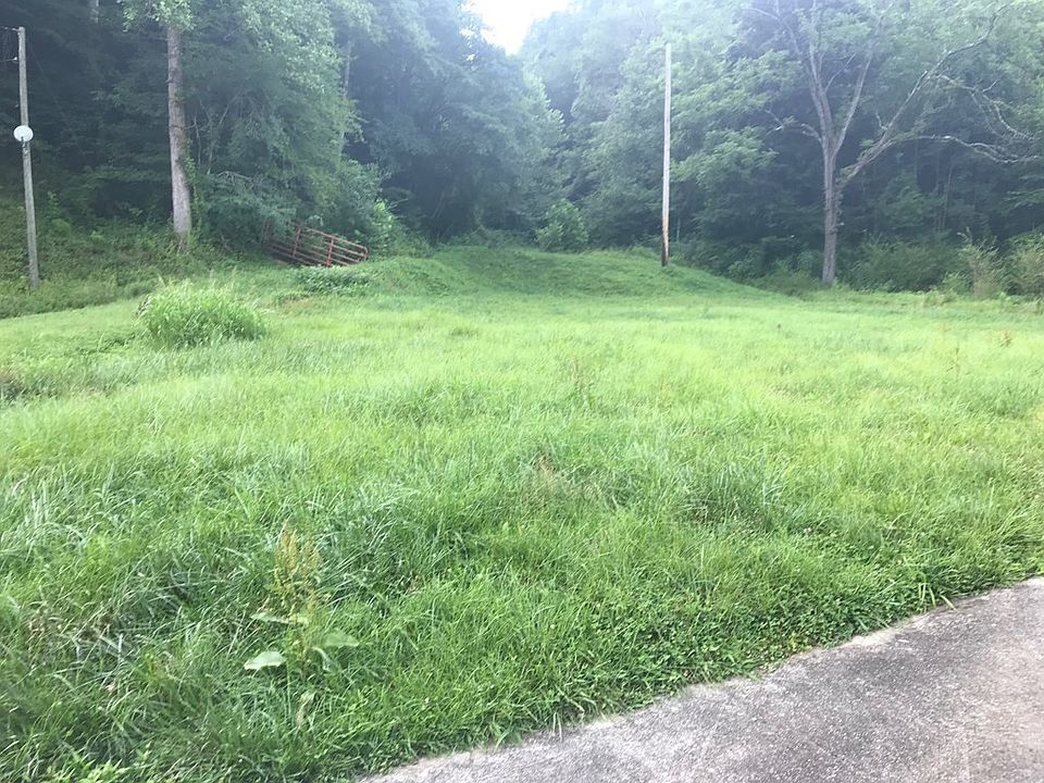 2nd image of 1454 Forest Hills Rd