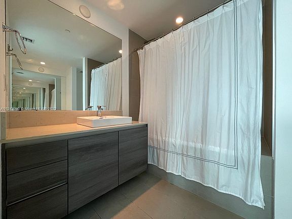 5th image of 1080 Brickell Ave Unit 913
