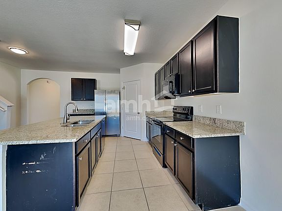 3rd image of 3109 Apostle Iris Way