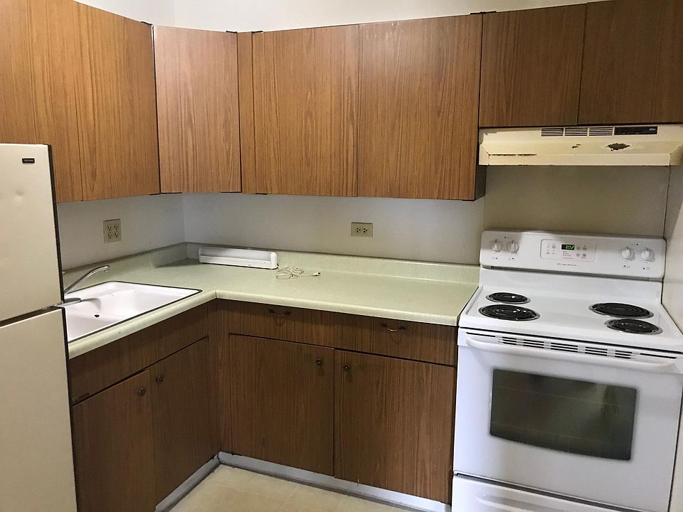 2nd image of 1041 W 6th St APT 18