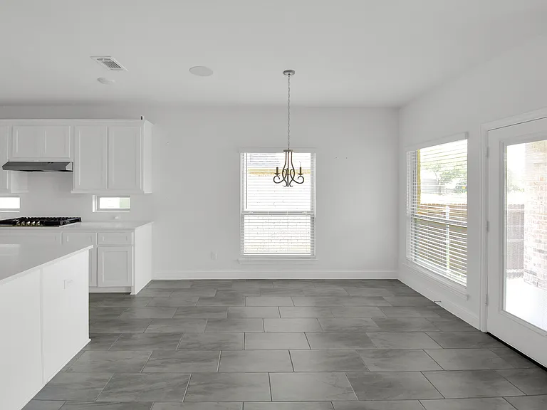 913 Peabody Dr — Photo 6
