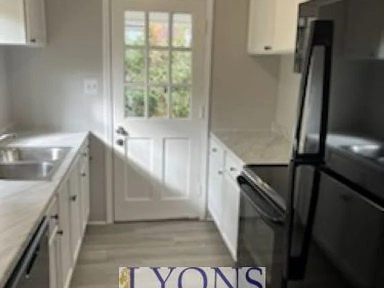 2310 Deborah Dr — Photo 4
