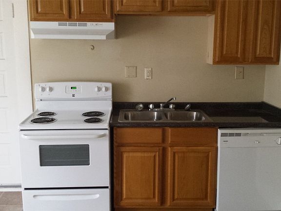 3rd image of 365 Felder Ave #D