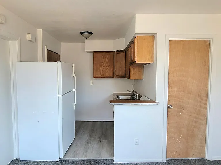 810 Coal St #2A — Photo 13