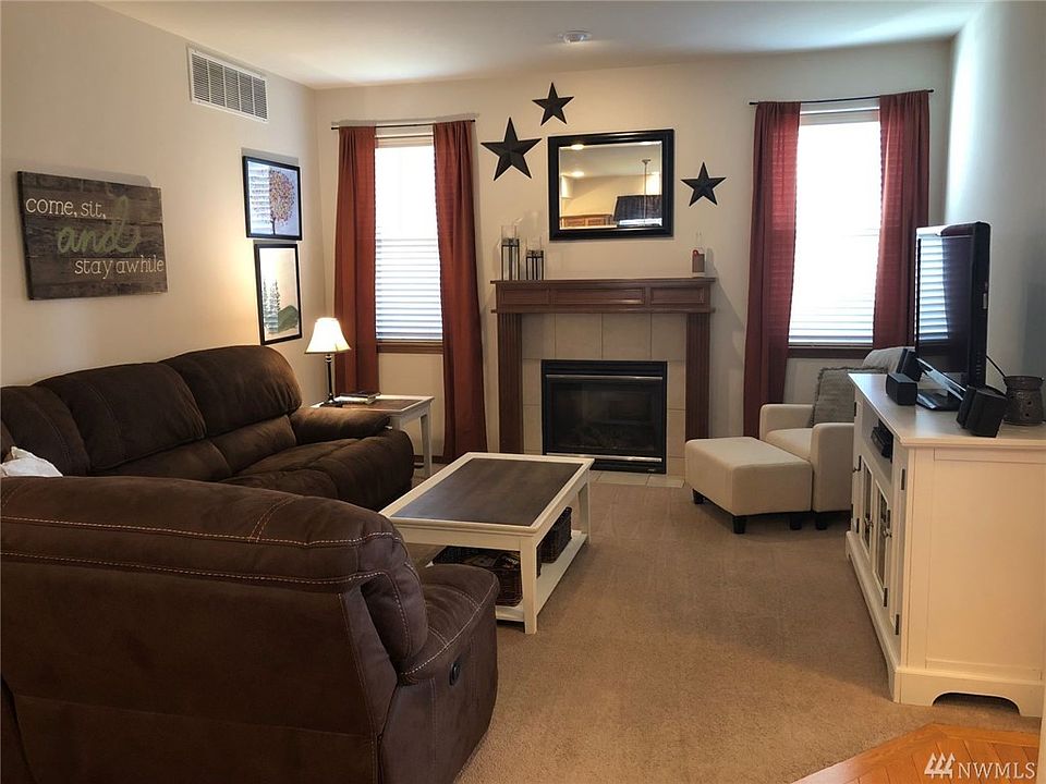 2nd image of 2402 N Spar Ln