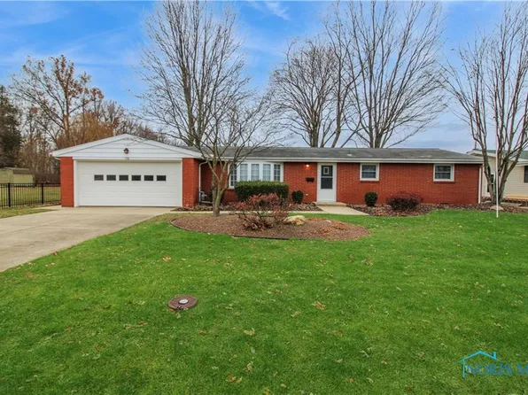536 E 11th St, Pt Clinton, OH 43452