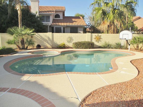 4th image of 10914 W Bermuda Dr