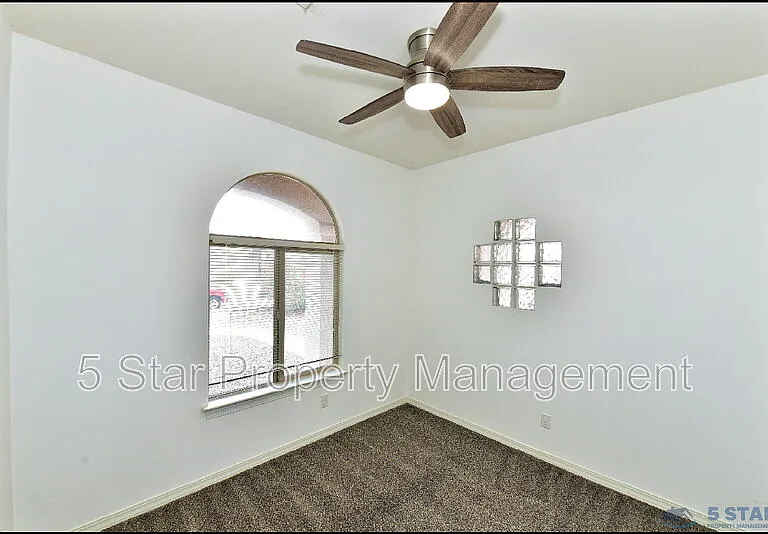 13136 Wellington Dr — Photo 28