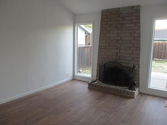 5th image of 73 Hayes Ave