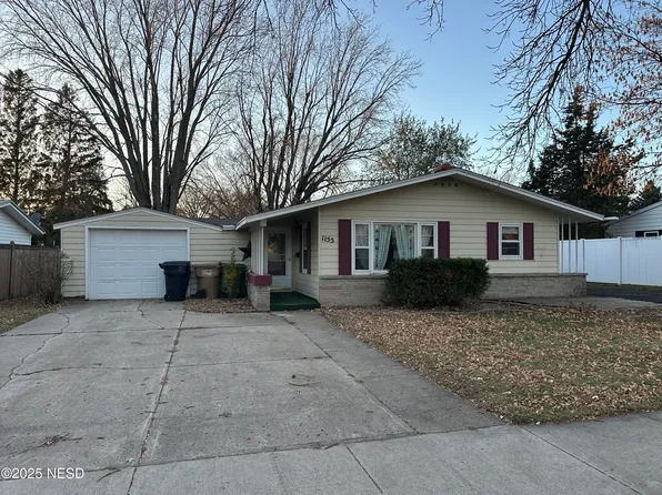 1155 4th St NW, Watertown, SD 57201