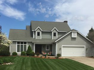 455 Pine Lake Ct, Holland, MI 49424