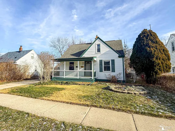 22150 Tuscany Ave, Eastpointe, MI 48021