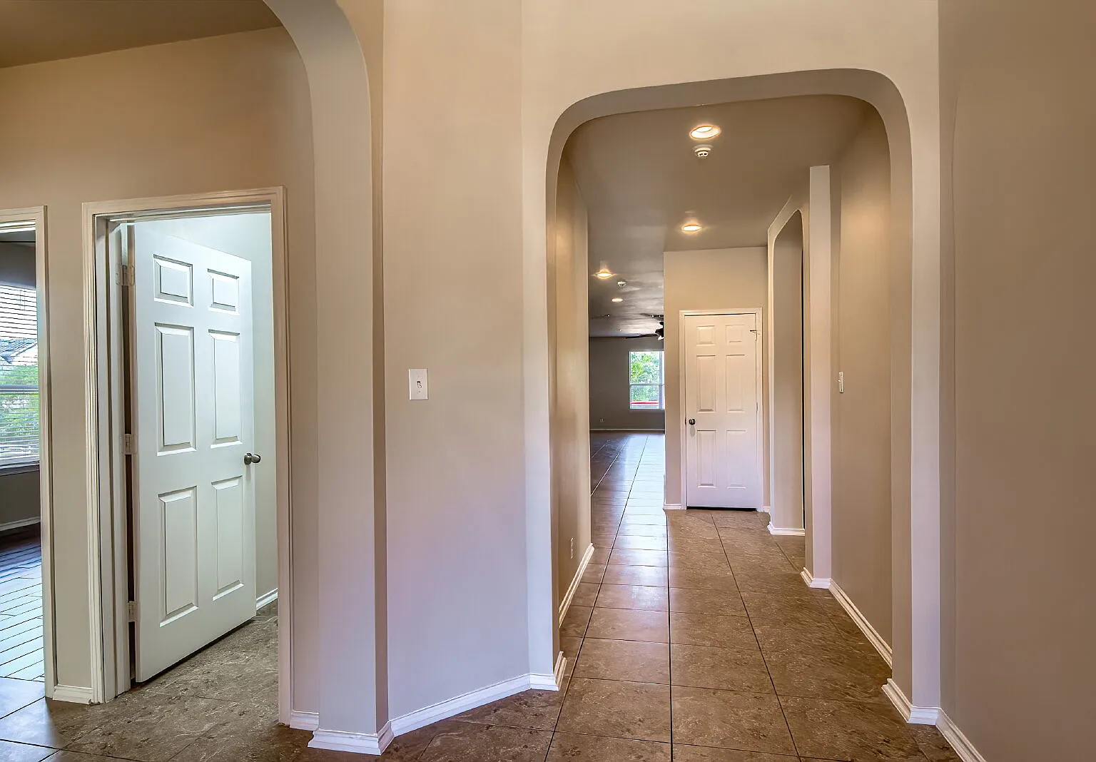 4 bed, 3.5 bath, 3163 sqft, $2,650 — Photo 4