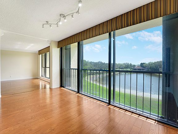 3rd image of 5344 Woodland Lakes Drive #323