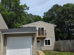 12 Glouchester Cir, Chesapeake, VA 23320