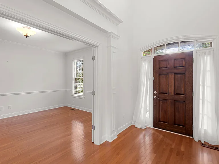 1610 Twin Square Way — Photo 9