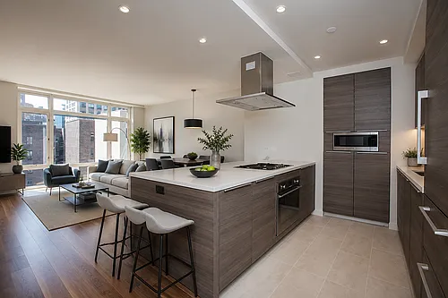 151 W 21st St #6D Photo 1
