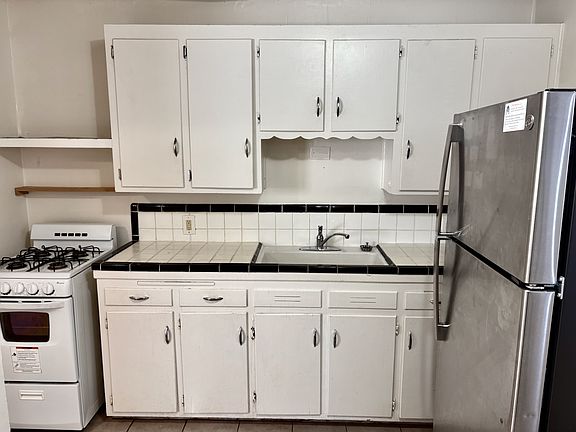 4th image of 3505 Vail Ave SE
