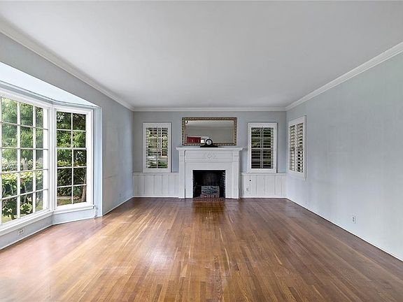 3rd image of 2524 E 1st St #2524
