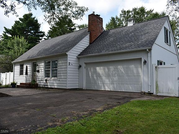 5th image of 215 Williams Ave